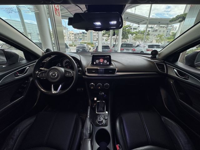 MAZDA馬自達 MAZDA 3  第6張相片