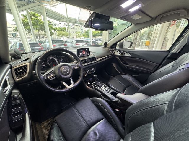 MAZDA馬自達 MAZDA 3  第7張相片