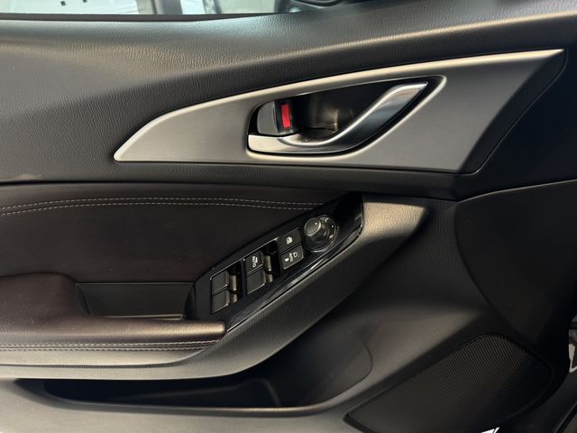 MAZDA馬自達 MAZDA 3  第15張相片