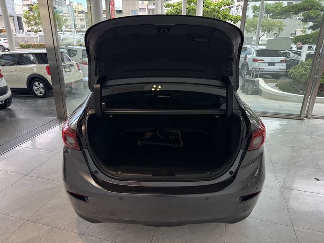 MAZDA馬自達 MAZDA 3  第16張相片