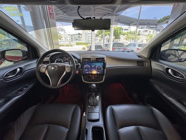 NISSAN日產 TIIDA  第8張相片