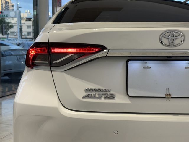 TOYOTA豐田 ALTIS  第3張相片