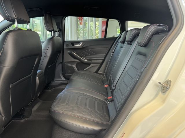 FORD福特 FOCUS WAGON  第8張相片