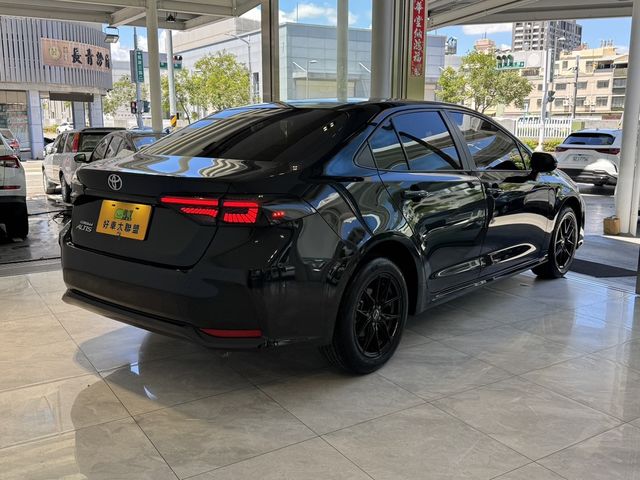 TOYOTA豐田 ALTIS  第2張相片