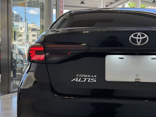 TOYOTA豐田 ALTIS  第3張相片