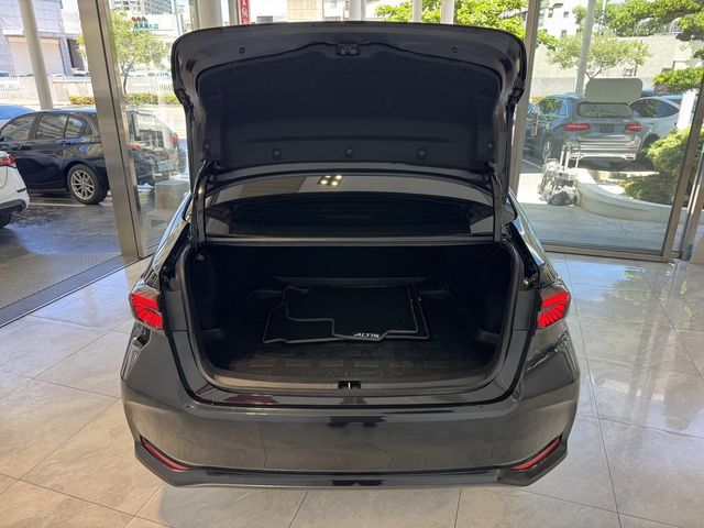 TOYOTA豐田 ALTIS  第4張相片