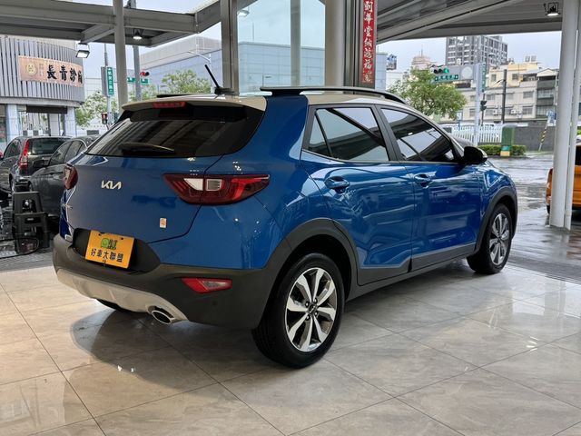 KIA起亞 STONIC  第2張相片