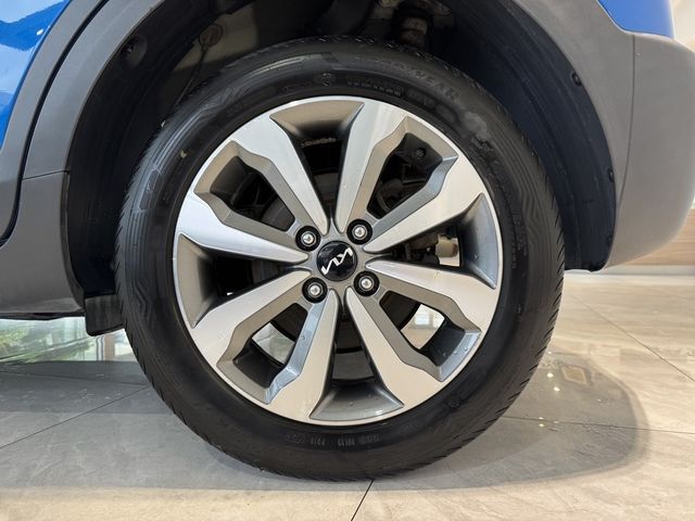 KIA起亞 STONIC  第4張相片
