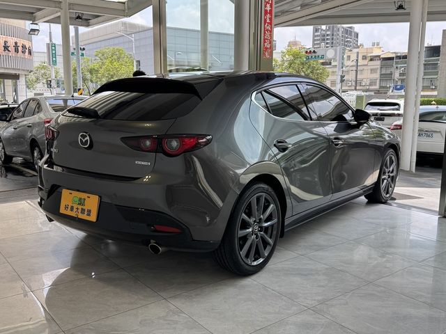 MAZDA馬自達 MAZDA 3  第2張相片