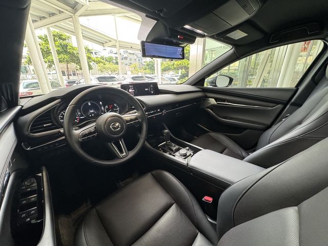 MAZDA馬自達 MAZDA 3  第7張相片