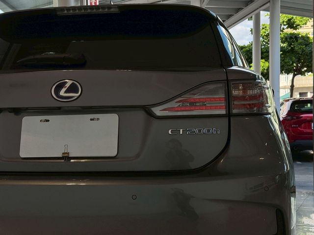 LEXUS凌志 CT200H  第18張相片