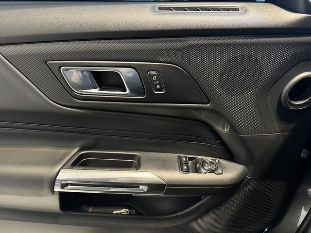 FORD福特 MUSTANG  第15張相片