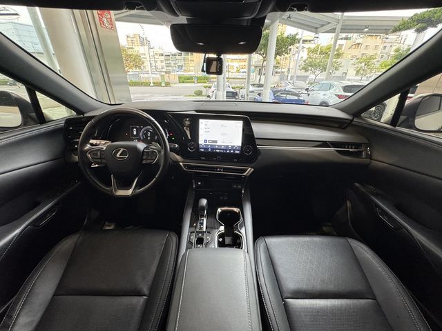 LEXUS凌志 RX350H  第6張相片