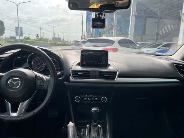 MAZDA馬自達 MAZDA 3  第3張相片