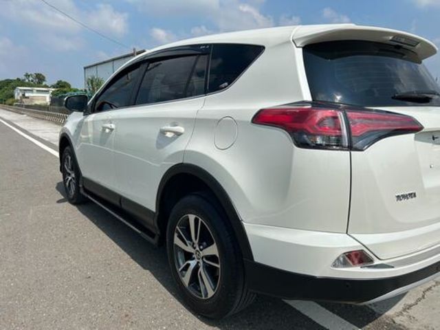 TOYOTA豐田 RAV4  第2張相片