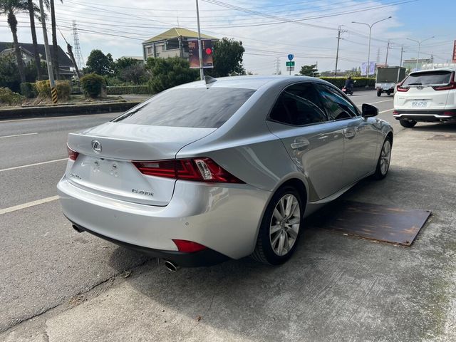 LEXUS凌志 IS200T  第3張相片