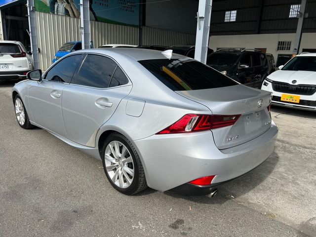 LEXUS凌志 IS200T  第4張相片