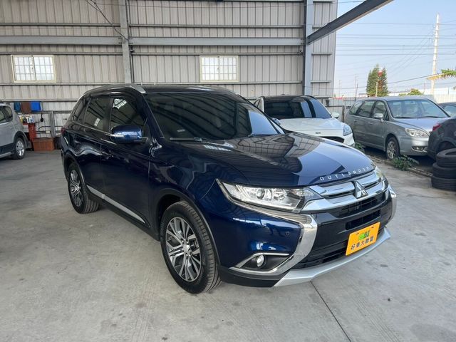 MITSUBISHI三菱 OUTLANDER  第2張相片