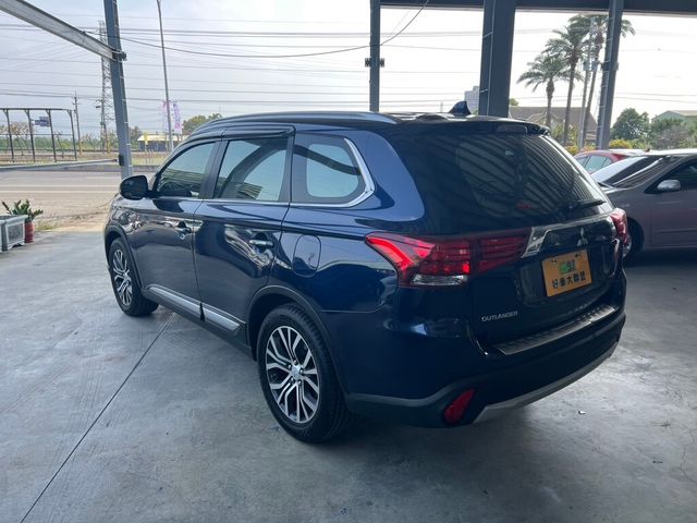 MITSUBISHI三菱 OUTLANDER  第3張相片