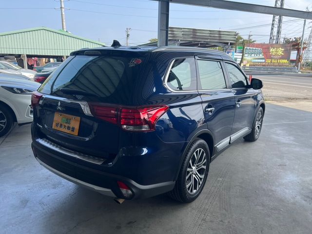 MITSUBISHI三菱 OUTLANDER  第4張相片