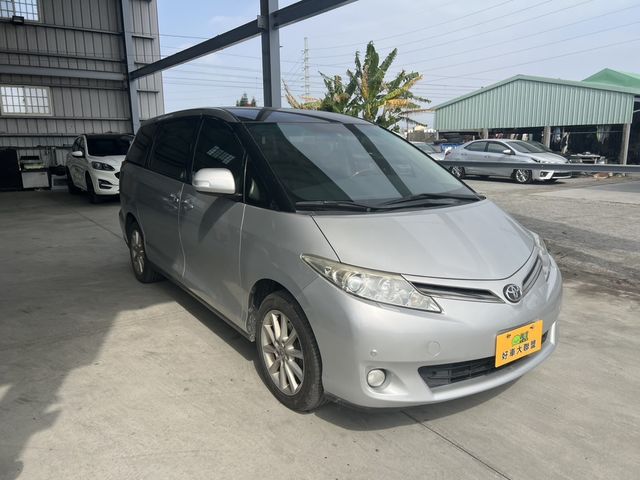 TOYOTA豐田 PREVIA  第2張相片