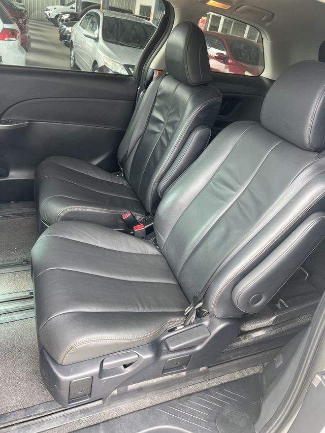 TOYOTA豐田 PREVIA  第6張相片