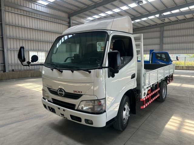HINO日野 300  第1張相片