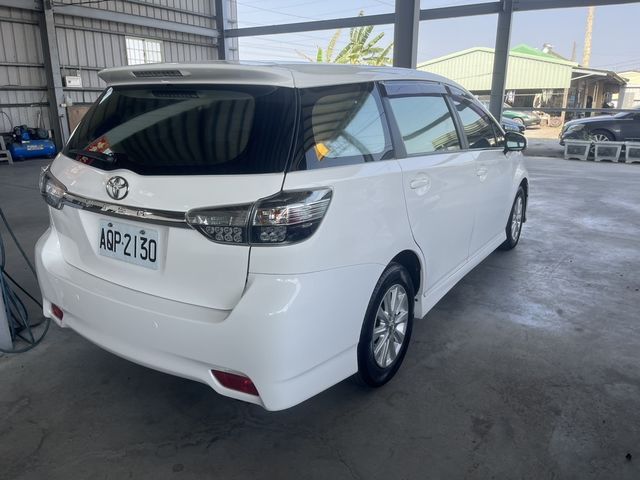 TOYOTA豐田 WISH  第2張相片