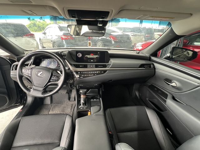 LEXUS凌志 ES200  第7張相片