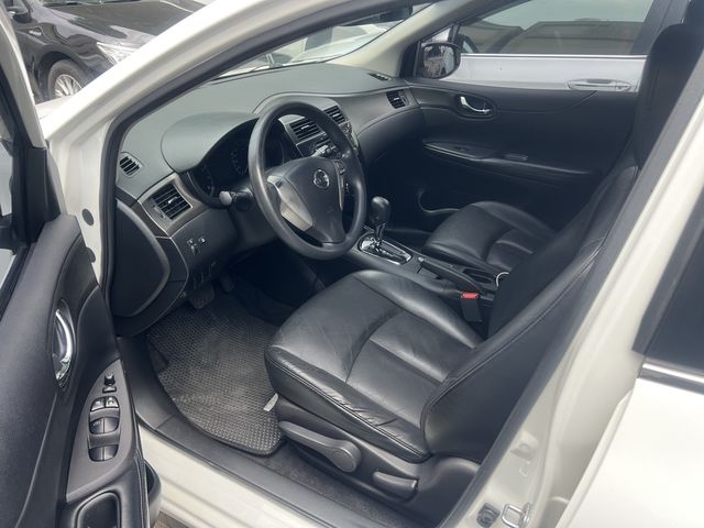 NISSAN日產 TIIDA  第5張相片