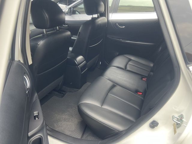 NISSAN日產 TIIDA  第6張相片