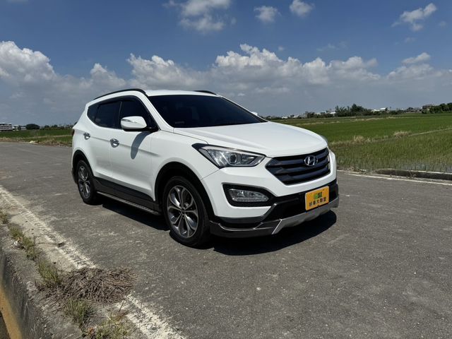 HYUNDAI現代 SANTA FE  第2張相片