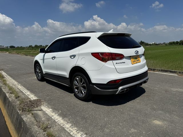 HYUNDAI現代 SANTA FE  第3張相片