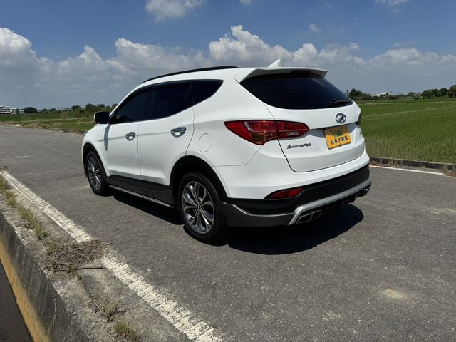 HYUNDAI現代 SANTA FE  第4張相片