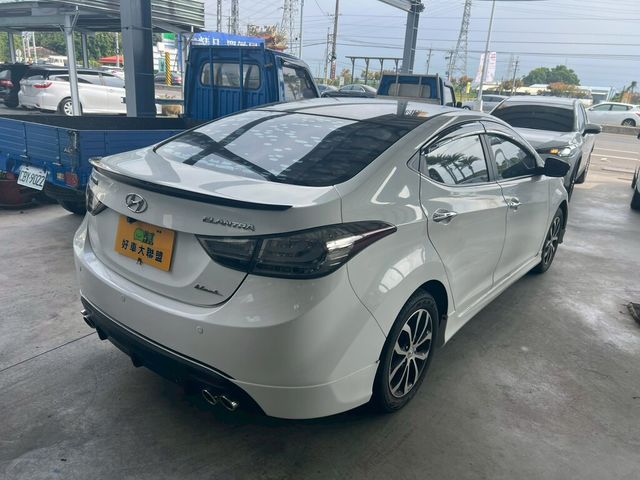 HYUNDAI現代 ELANTRA  第4張相片
