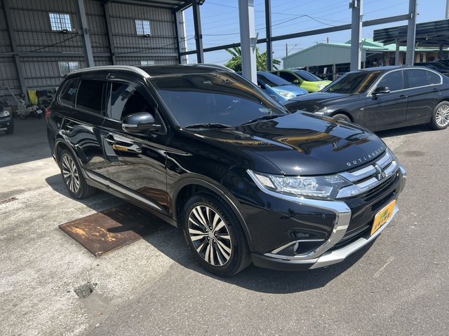 MITSUBISHI三菱 OUTLANDER  第1張相片