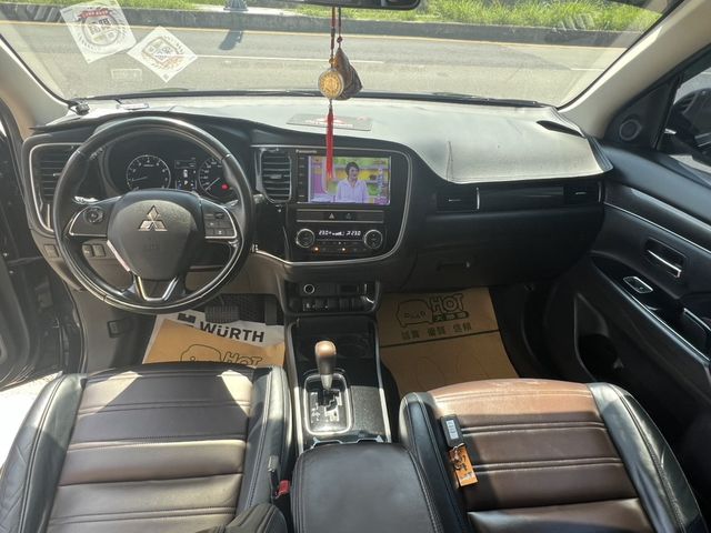 MITSUBISHI三菱 OUTLANDER  第7張相片