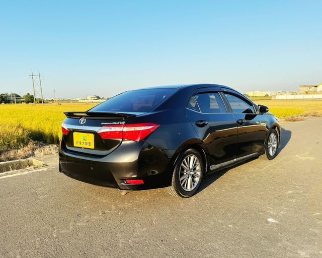 TOYOTA豐田 ALTIS  第2張相片