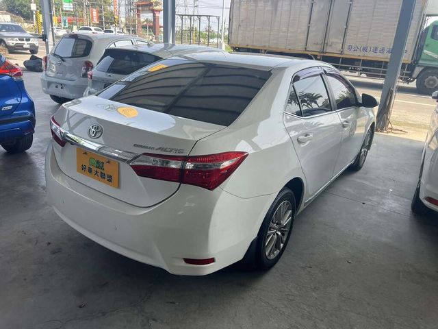TOYOTA豐田 ALTIS  第3張相片