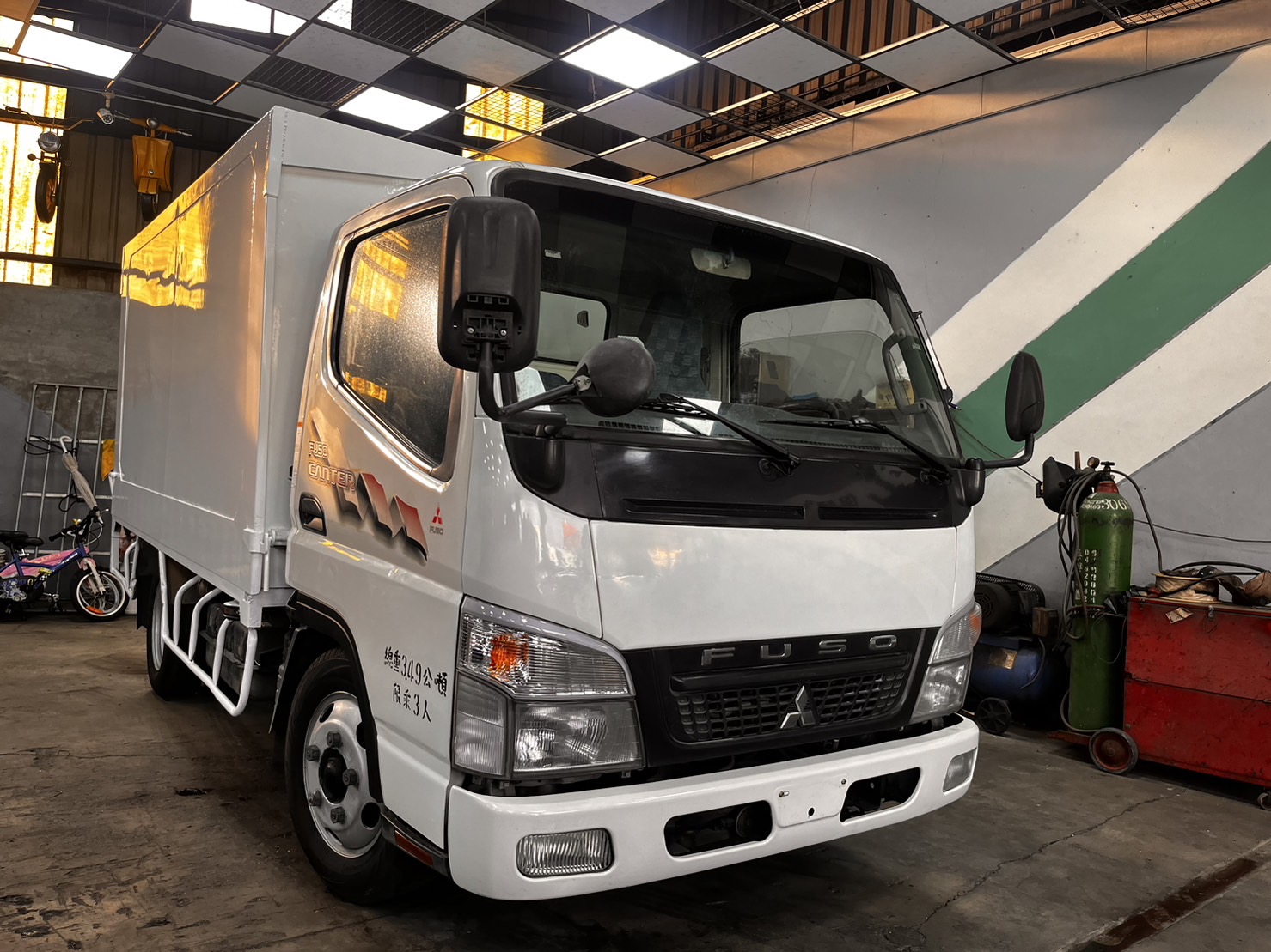 四期堅達 稀有款鷗翼車 小牌照可開 開到哪賣到哪 創業好夥伴 可提升載重  第1張相片