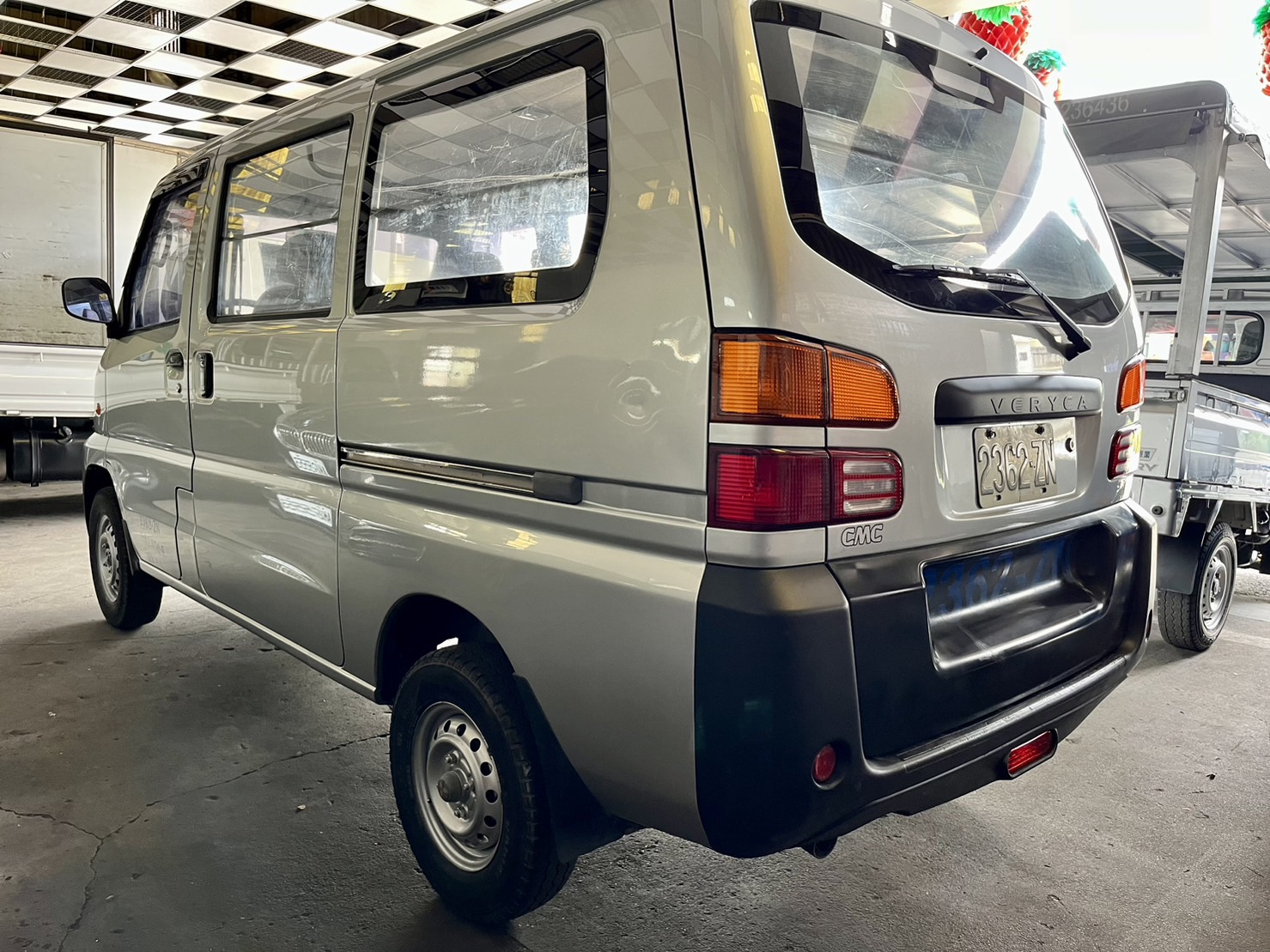 2010年 中華 三菱 VERYCA 廂車 貨車板 一年稅金6120元 只跑5萬 低里程  第4張相片