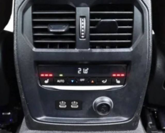 BMW寶馬 330I M SPORT  第5張相片