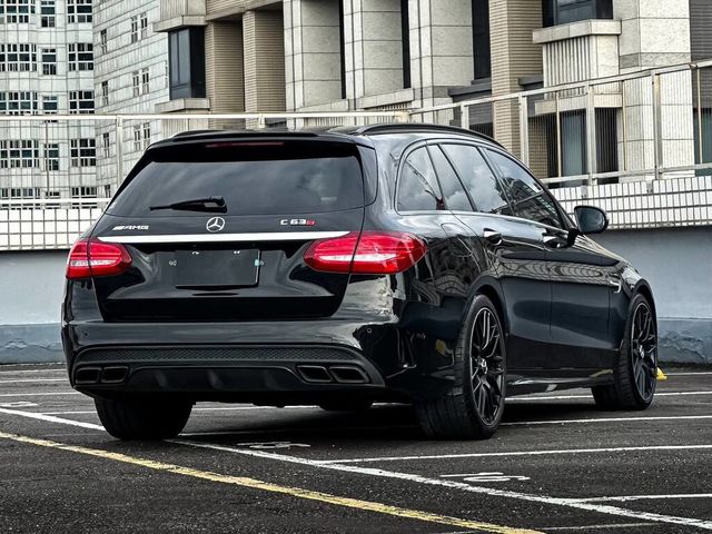 M-BENZ賓士 C63 AMG  第2張相片
