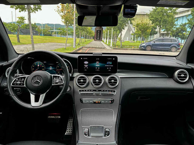 M-BENZ賓士 GLC300 AMG COUPE  第8張相片