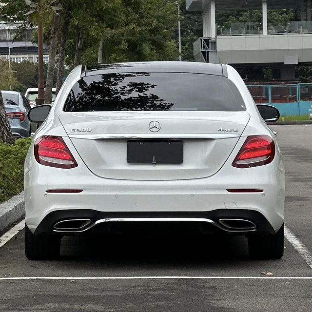 M-BENZ賓士 E300  第4張相片
