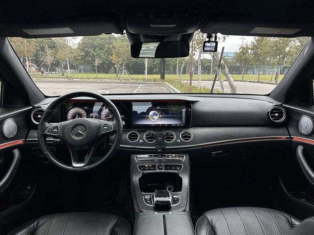 M-BENZ賓士 E300  第5張相片