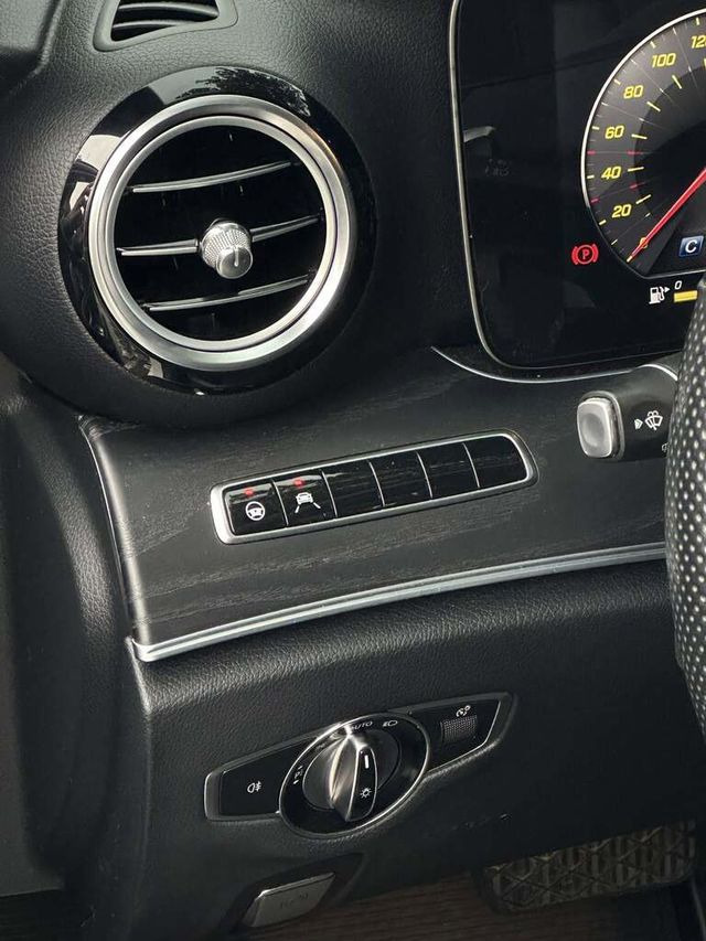 M-BENZ賓士 E300  第6張相片