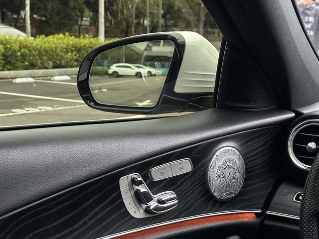 M-BENZ賓士 E300  第7張相片