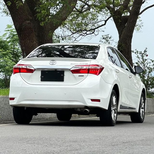 TOYOTA豐田 ALTIS  第2張相片
