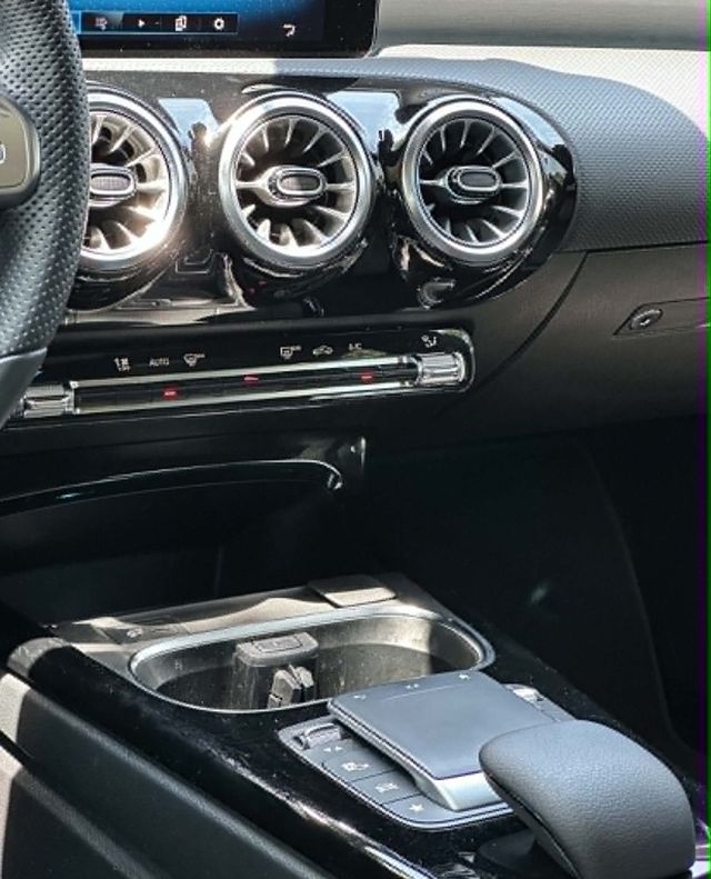 M-BENZ賓士 CLA250  第9張相片